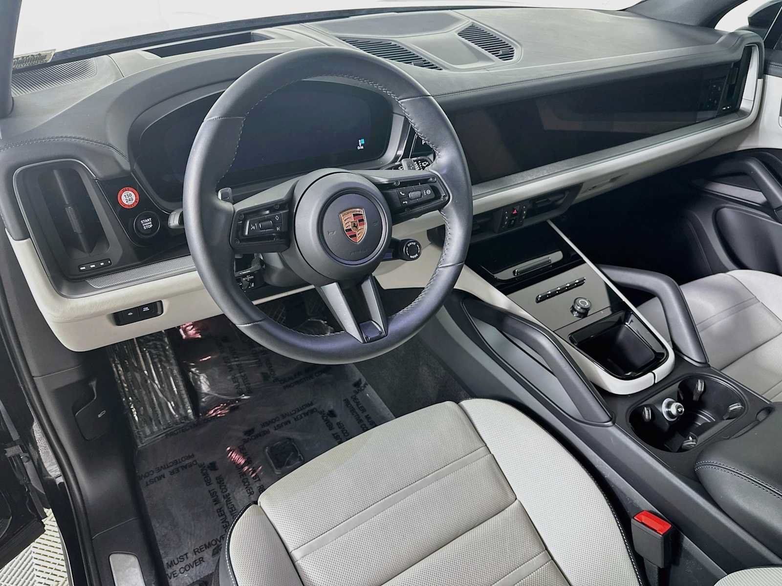 Certified 2026 Porsche Cayenne AWD/4WD image 4