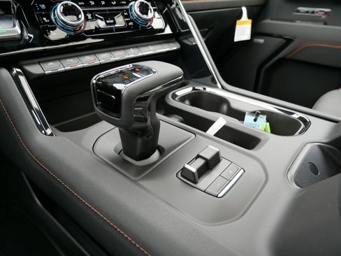 New 2026 GMC Sierra 1500 AT4 w/ AT4 Premium Package AWD/4WD image 21