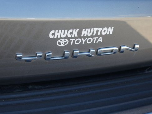 Used 2021 GMC Yukon Denali w/ Denali Premium Package image 20