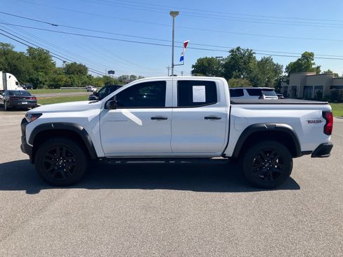 Used 2023 Chevrolet Colorado Trail Boss w/ Technology Package AWD/4WD image 4