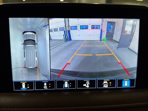 Used 2021 Chevrolet Suburban High Country w/ Premium Package image 33