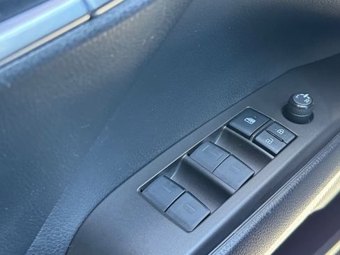 Used 2021 Toyota Camry SE FWD image 15