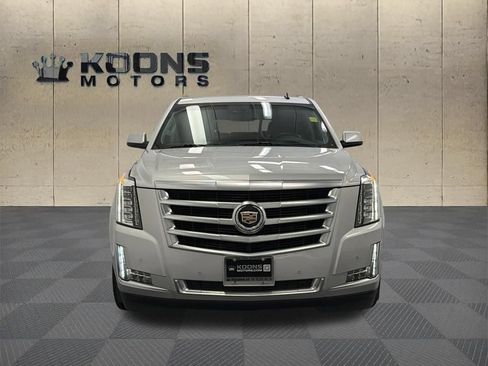 Used 2015 Cadillac Escalade Luxury AWD/4WD image 3