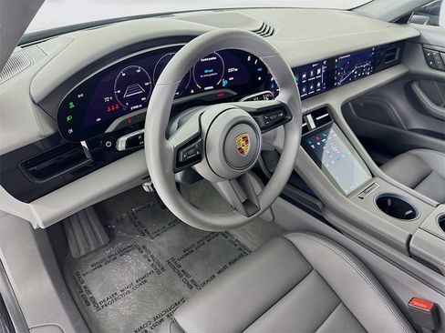 Used 2022 Porsche Taycan 4 Cross Turismo image 4