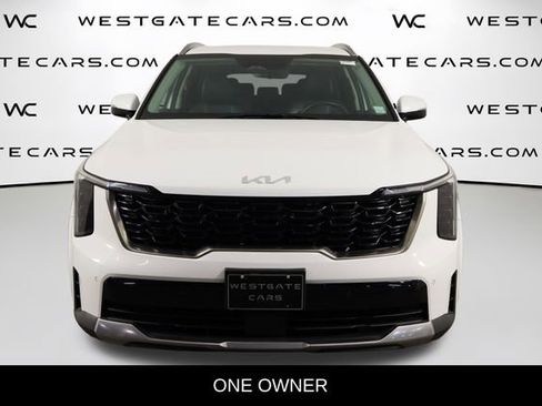 Used 2024 Kia Sorento S image 2