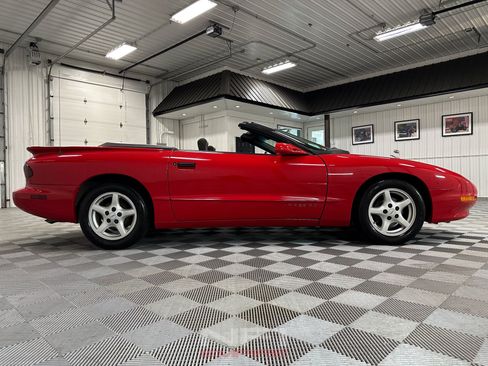 Used 1995 Pontiac Firebird Convertible RWD image 26