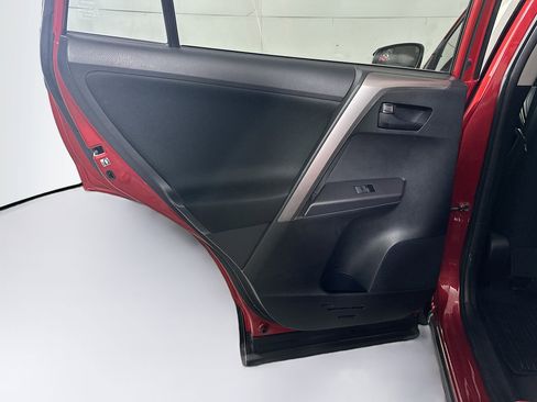Used 2016 Toyota RAV4 LE image 24