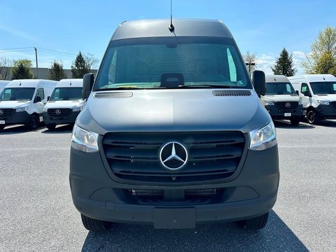 Used 2025 Mercedes-Benz Sprinter 2500 image 2