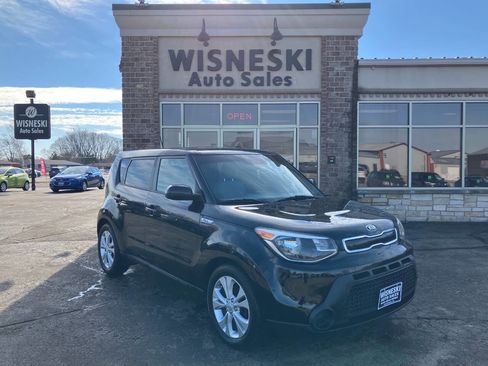 Used 2015 Kia Soul + image 1