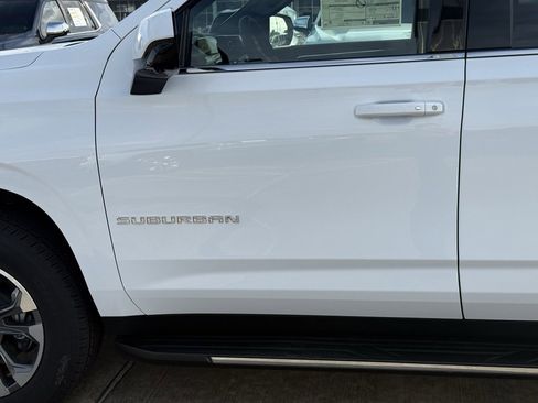 New 2026 Chevrolet Suburban LS image 18