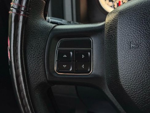 Used 2017 RAM 1500 Express image 32