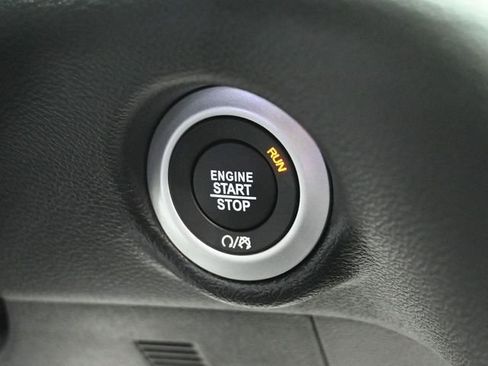 New 2025 Chrysler Voyager LX image 36