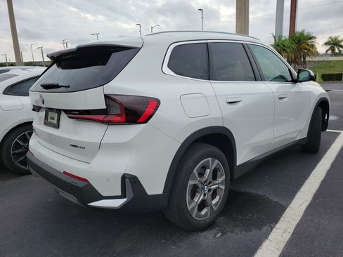 Used 2023 BMW X1 xDrive28i AWD/4WD image 3