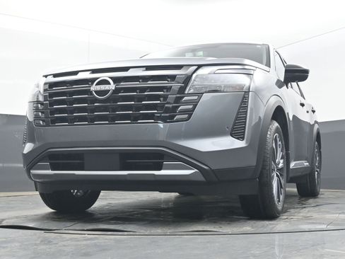 New 2026 Nissan Pathfinder Platinum FWD image 26