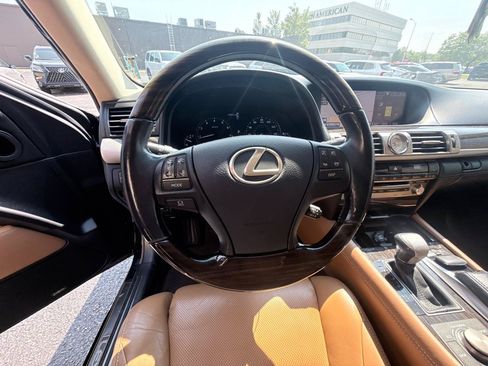 Used 2014 Lexus LS 460 AWD w/ Comfort Package image 14