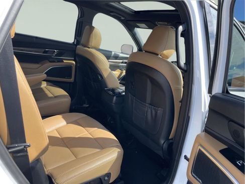 Used 2020 Kia Telluride SX w/ Towing Package FWD image 19