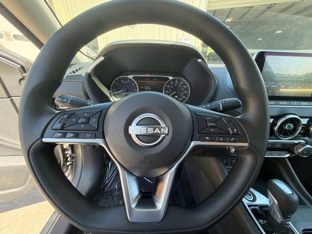 Used 2025 Nissan Sentra SV FWD image 27