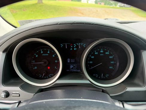 Used 2011 Toyota Land Cruiser w/ Upgrade Pkg AWD/4WD image 80