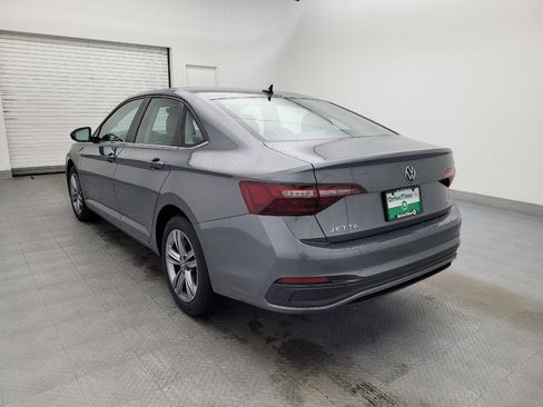 Used 2024 Volkswagen Jetta SE image 5