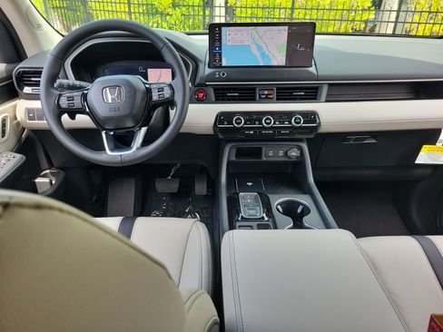 New 2026 Honda Pilot Touring image 15