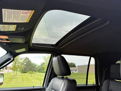 Used 2017 Ford Expedition Platinum AWD/4WD image 11