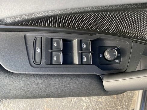 New 2026 Volkswagen Tiguan SE image 23