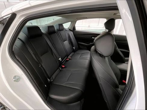 Used 2024 Honda Accord Touring image 19