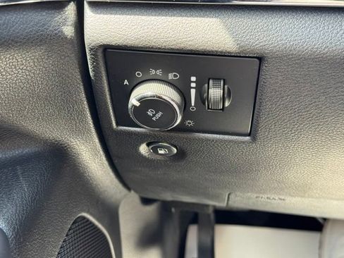 Certified 2019 Jeep Grand Cherokee Overland AWD/4WD image 36