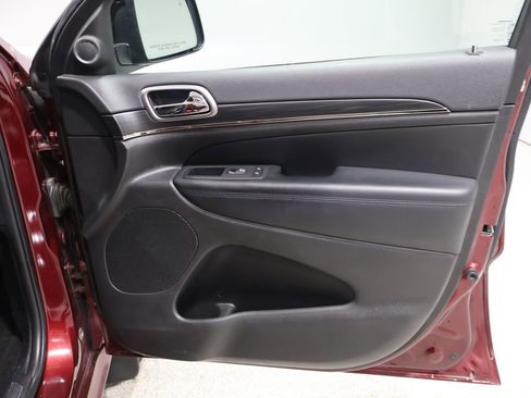 Used 2020 Jeep Grand Cherokee Limited X image 24