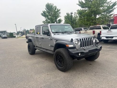 Used 2020 Jeep Gladiator Sport w/ Quick Order Package 24S AWD/4WD image 4