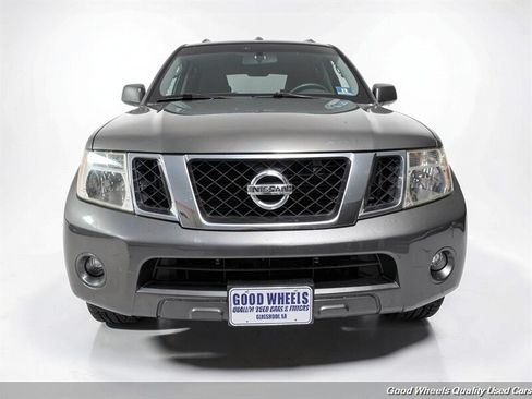 Used 2008 Nissan Pathfinder SE w/ Premium Pkg AWD/4WD image 2