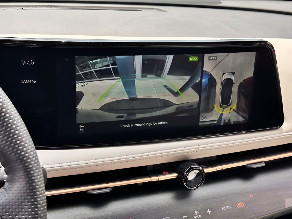 Used 2023 Nissan Ariya AWD image 8