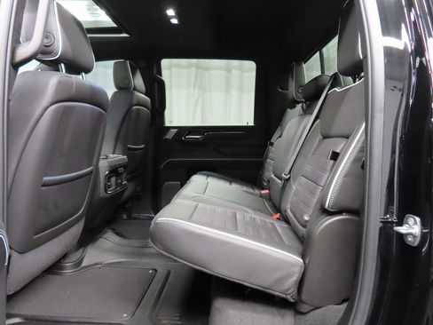 Used 2025 GMC Sierra 2500 AT4X image 10