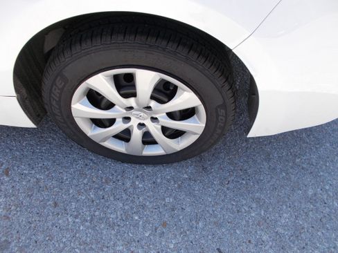 Used 2024 Toyota Corolla LE FWD image 18