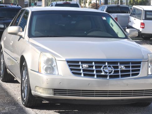 Used 2008 Cadillac DTS FWD image 7