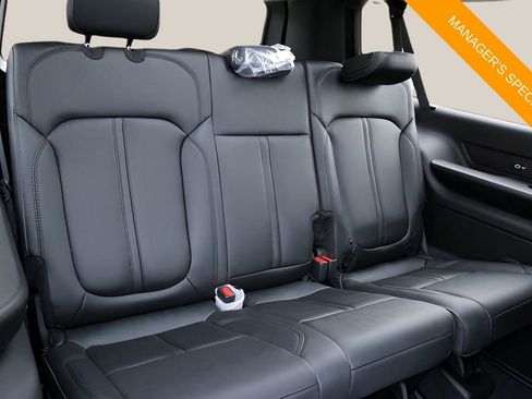 New 2025 Jeep Wagoneer L Series II AWD/4WD image 20