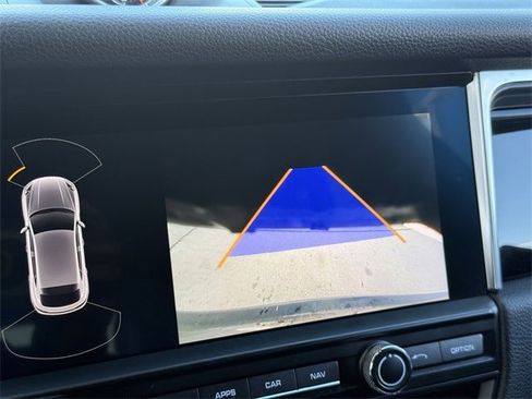 Used 2020 Porsche Macan image 16