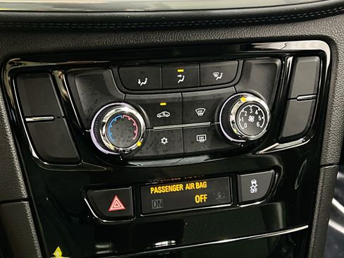 Used 2020 Buick Encore Preferred w/ Safety Package image 24