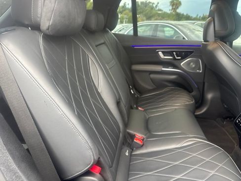 Used 2023 Mercedes-Benz EQS 580 4MATIC SUV image 7