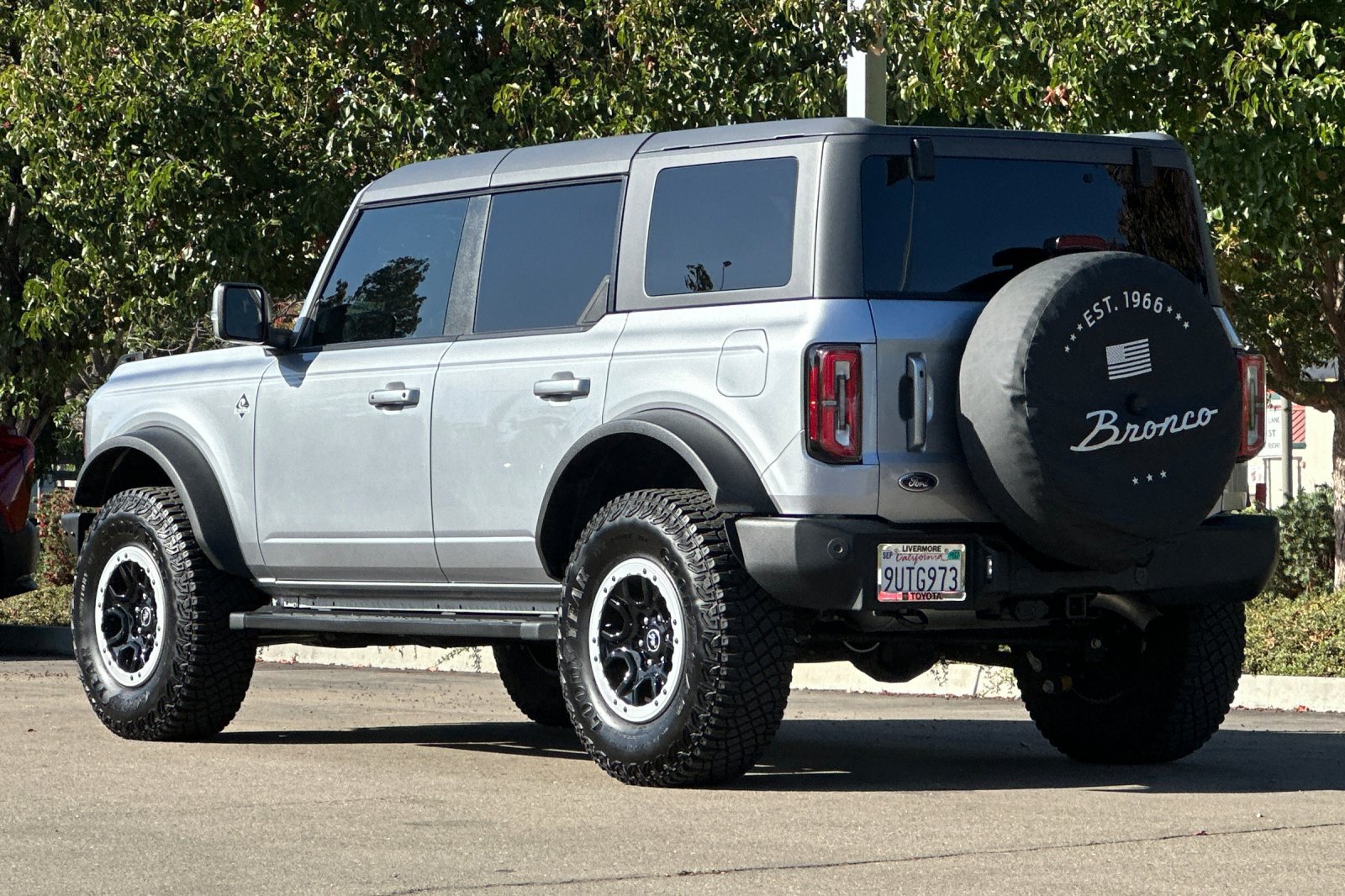 Used 2024 Ford Bronco Outer Banks w/ Sasquatch Package AWD/4WD image 6