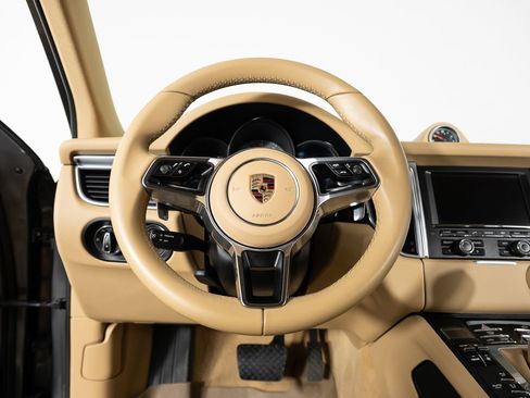 Used 2016 Porsche Macan S image 30