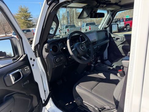 Used 2025 Jeep Wrangler Unlimited Rubicon 4xe w/ Safety Group image 18