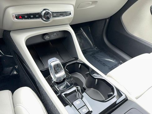 New 2026 Volvo XC40 B5 Plus w/ Protection Package Premier image 23