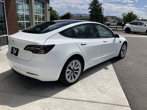 Used 2022 Tesla Model 3 Long Range AWD/4WD image 8