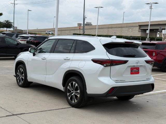 Used 2026 Toyota Highlander XLE AWD/4WD image 9