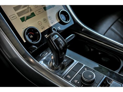 Used 2018 Land Rover Range Rover Sport HSE image 23