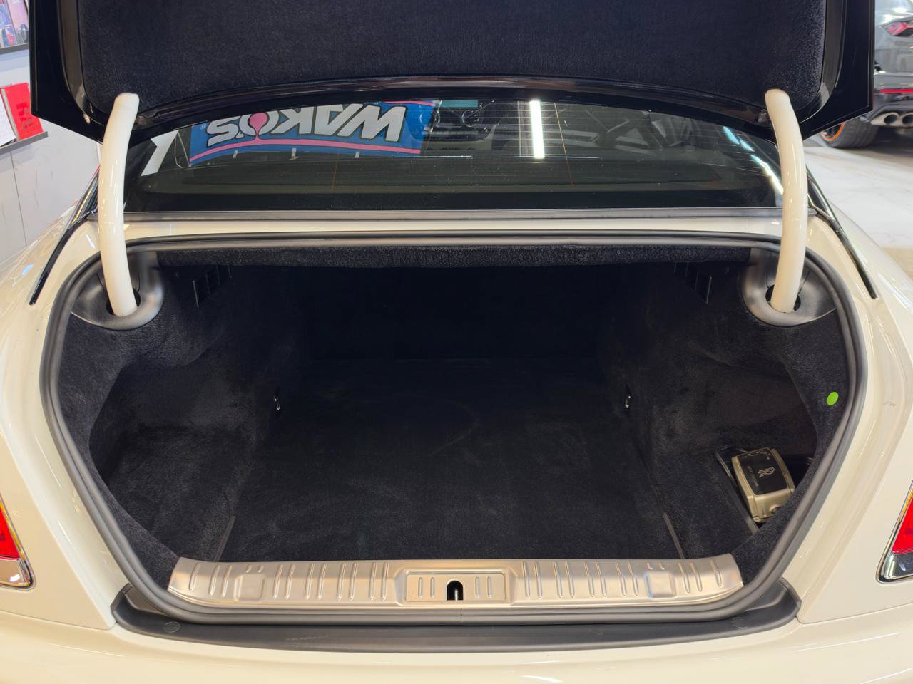 Used 2016 Rolls-Royce Wraith RWD image 30