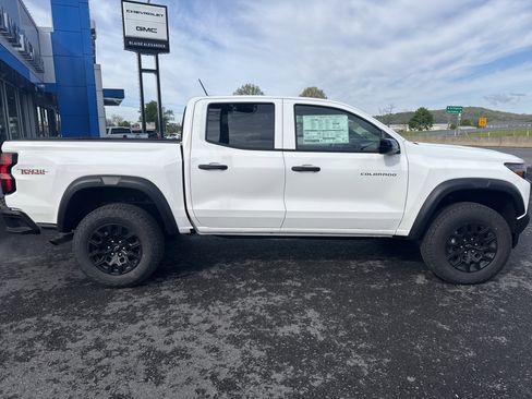 New 2026 Chevrolet Colorado Trail Boss AWD/4WD image 4