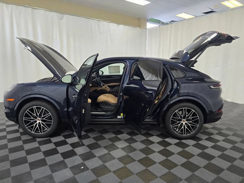 Certified 2025 Porsche Cayenne Coupe AWD/4WD image 14