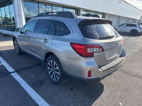 Used 2017 Subaru Outback 3.6R Limited AWD/4WD image 2